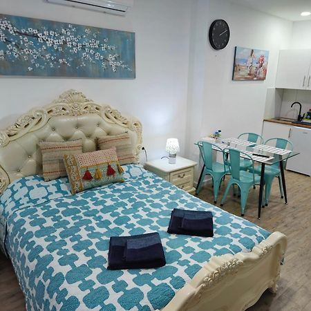 Apartamentos Zanca City Center Free Luggage Storage Málaga Kültér fotó
