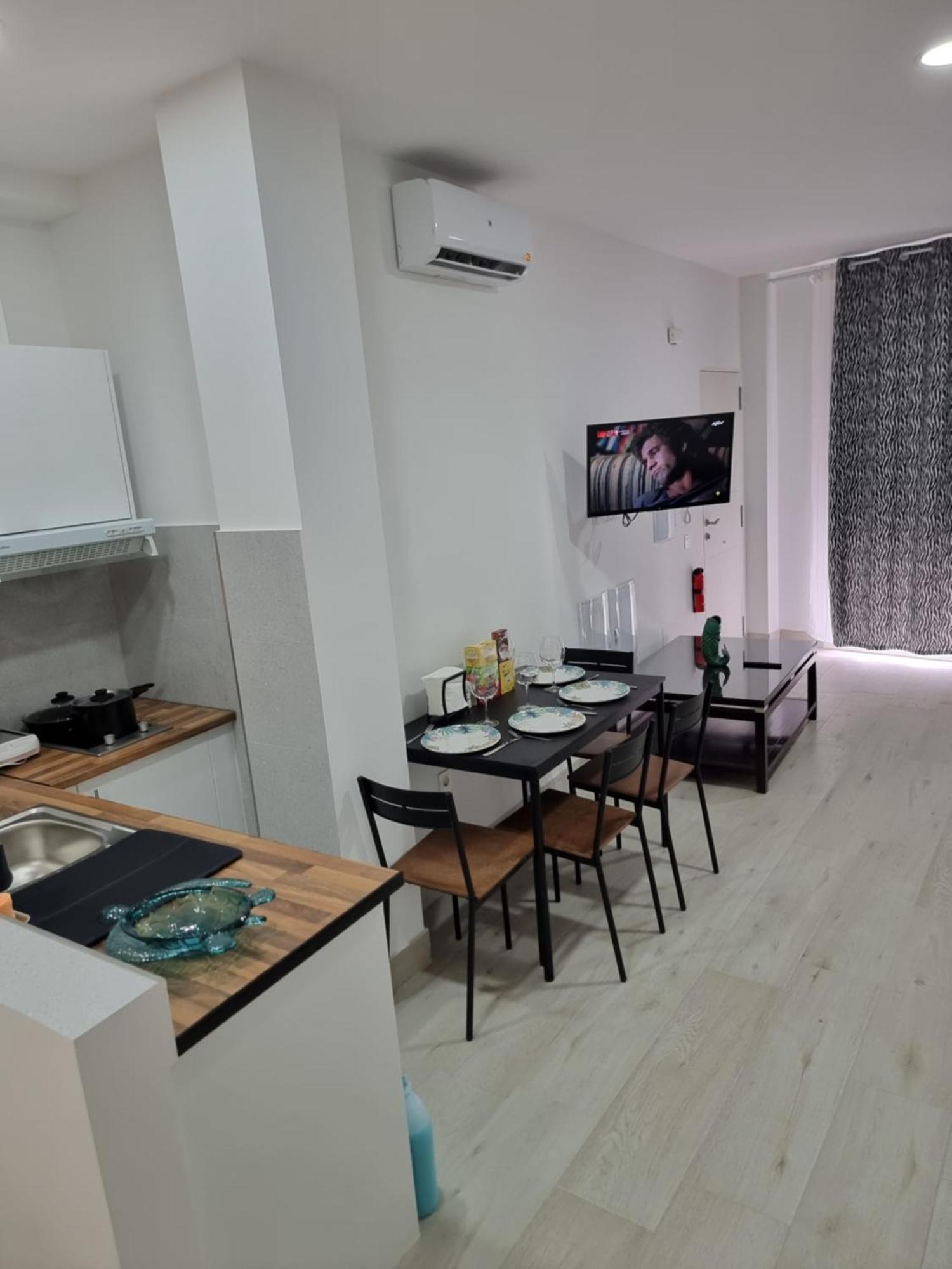 Apartamentos Zanca City Center Free Luggage Storage Málaga Kültér fotó