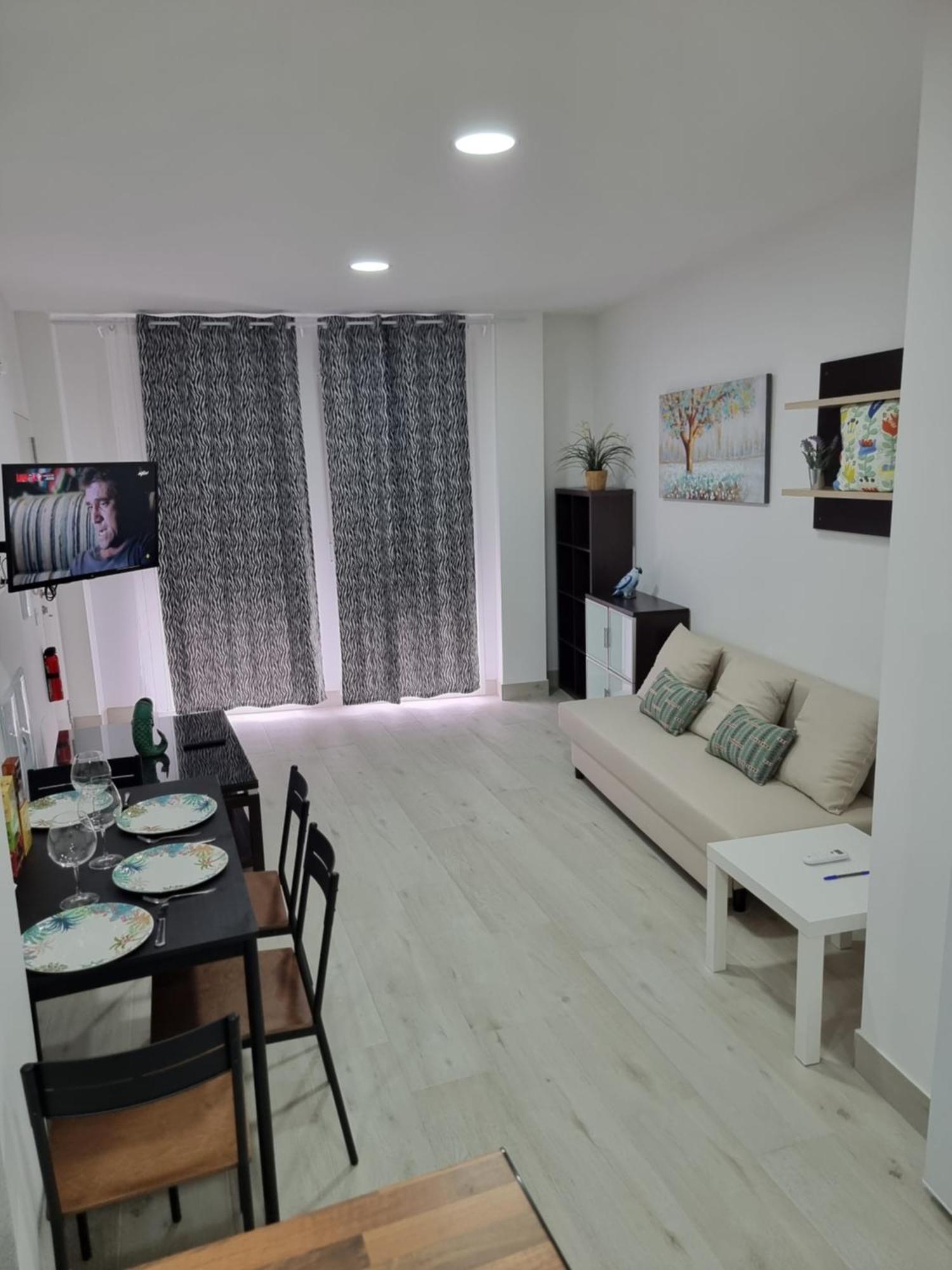 Apartamentos Zanca City Center Free Luggage Storage Málaga Kültér fotó