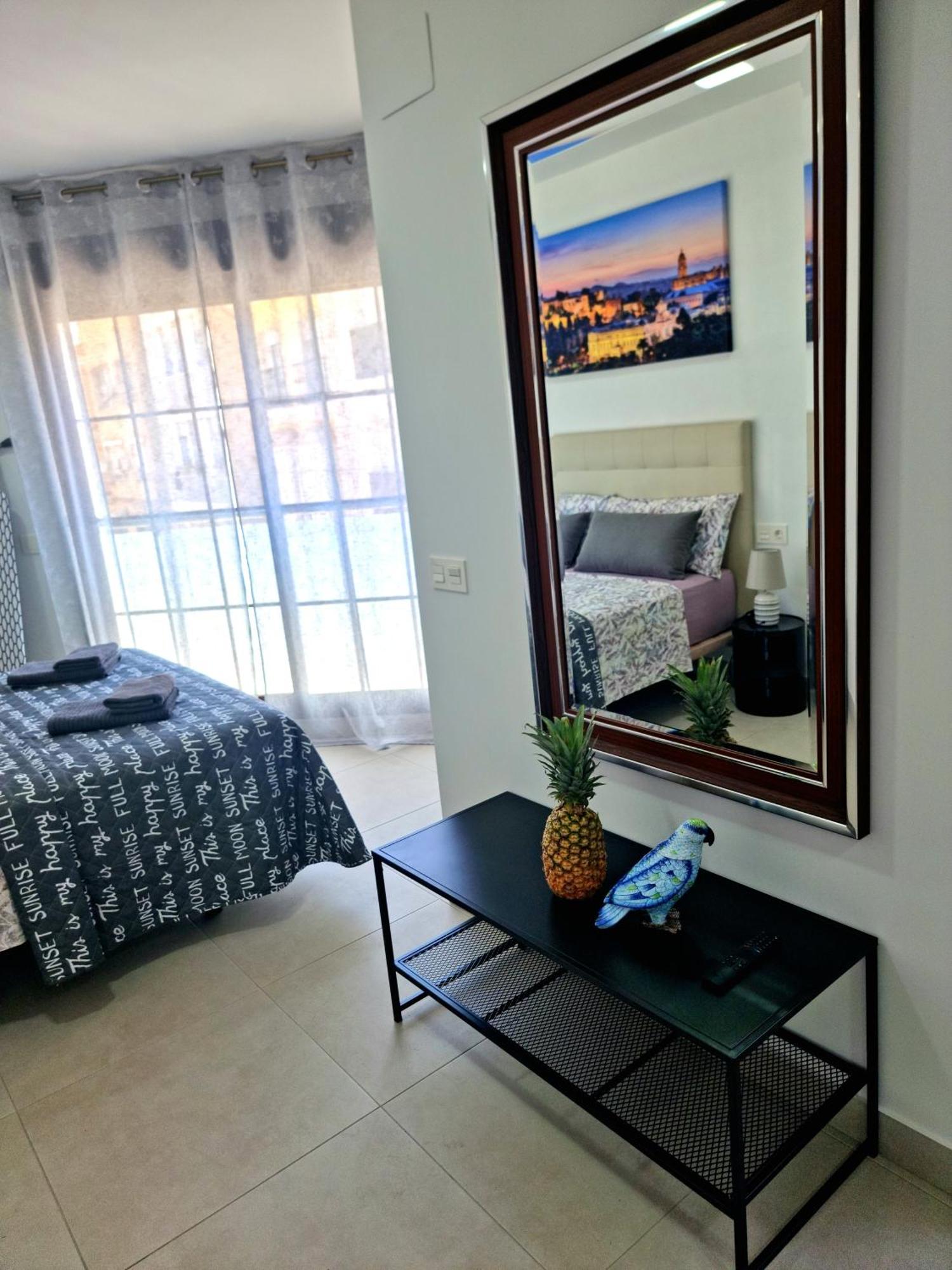Apartamentos Zanca City Center Free Luggage Storage Málaga Kültér fotó
